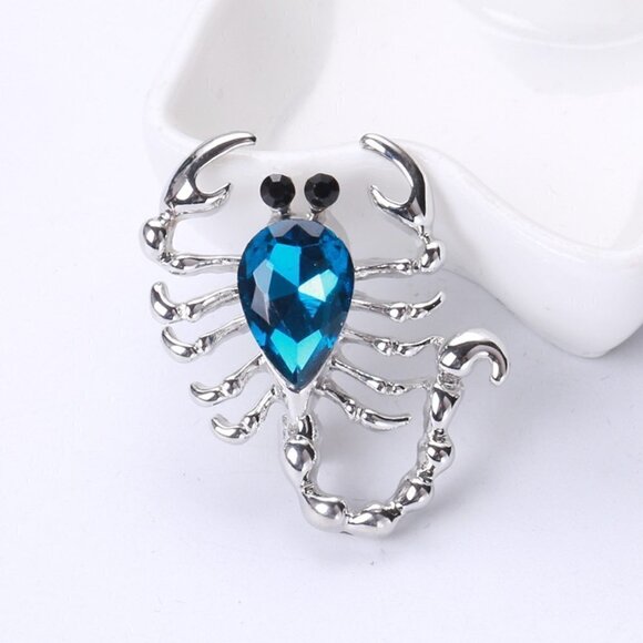 Scorpion brooch with rhinestones - Picture 2 of 2